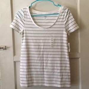 Old Navy Women's tee size S